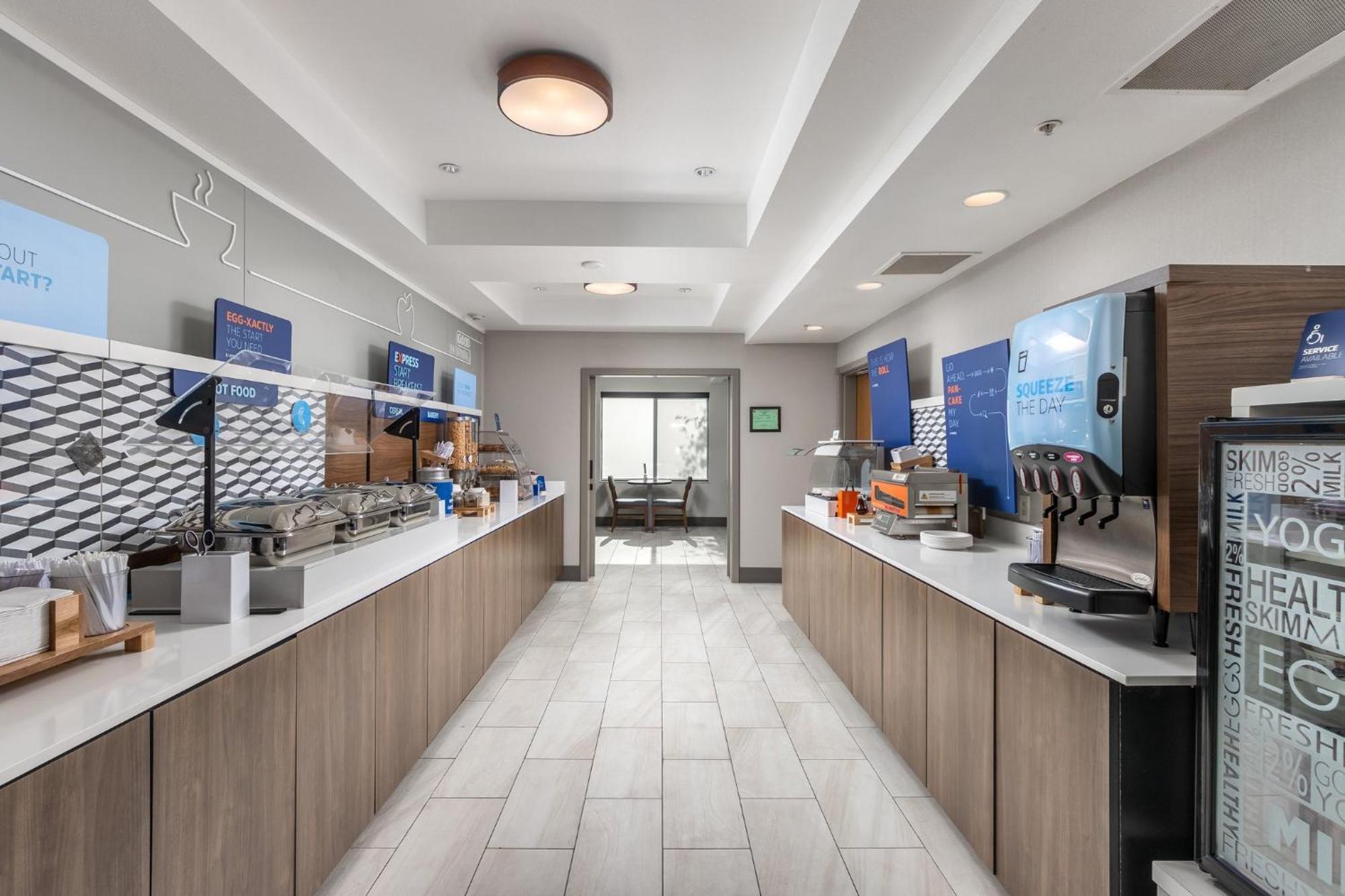 Holiday Inn Express Hotel & Suites Vancouver Mall-Portland Area By Ihg Экстерьер фото